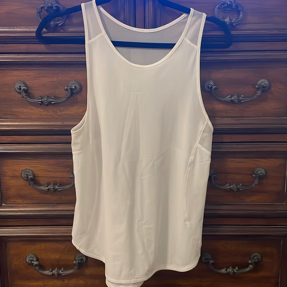 White Lululemon Tank Top, size 4, Great Condition